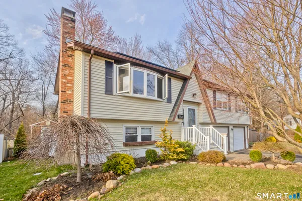 $349,999 | 25 A Queen Street, Enfield, CT 06082