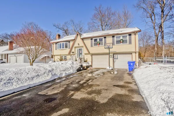 $349,999 | 25 A Queen Street, Enfield, CT 06082