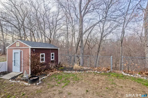 $349,999 | 25 A Queen Street, Enfield, CT 06082