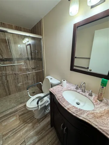 $2,500 | 8013 Lake Drive, Unit 105, Doral, FL 33166