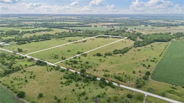 $99,750 | 136 Haskell Road, Pomona, KS 66076