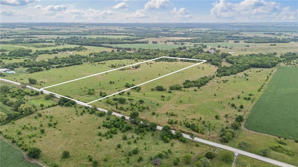 136 Haskell Road Pomona, KS 66076 - Photo 2 of 8