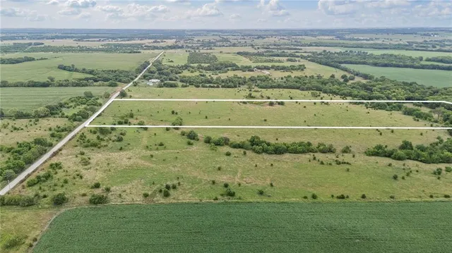 $99,750 | 136 Haskell Road, Pomona, KS 66076