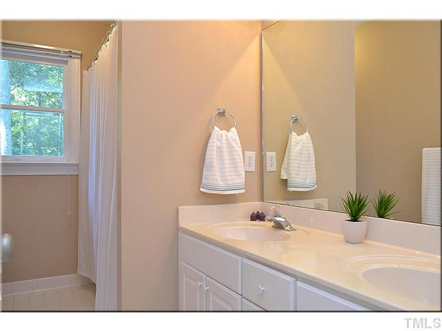 2409 Sunnystone Way Raleigh, NC 27613 - Photo 17 of 25 Bathroom