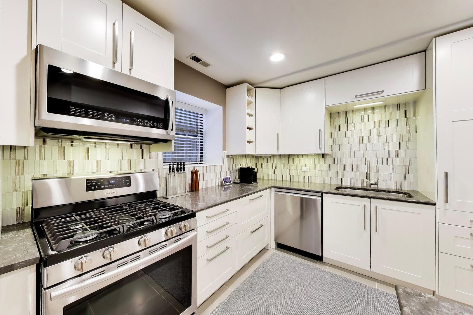 4430 North Magnolia Avenue, Unit GS Chicago, IL 60640 - Photo 12 of 38