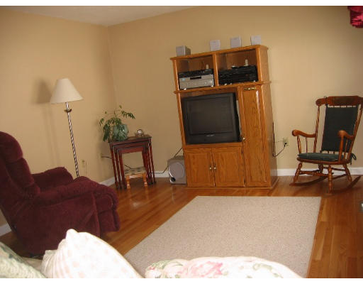 23 West Meadow Road, Unit 23 Townsend, MA 01474 - Photo 5 of 10