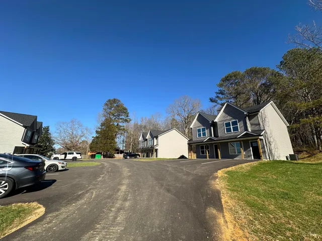 $1,400 | 27 North Drive, LaFayette, GA 30728