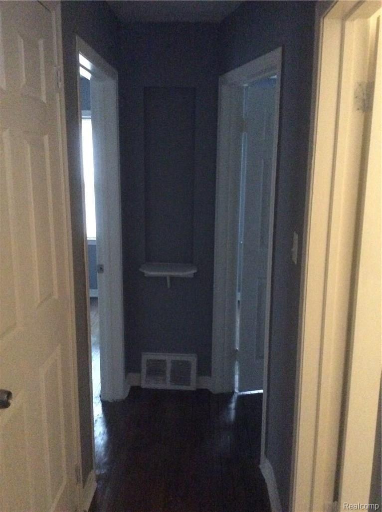 7675 Fielding Street Detroit, MI 48228 - Photo 8 of 12 IMG_0534.JPG