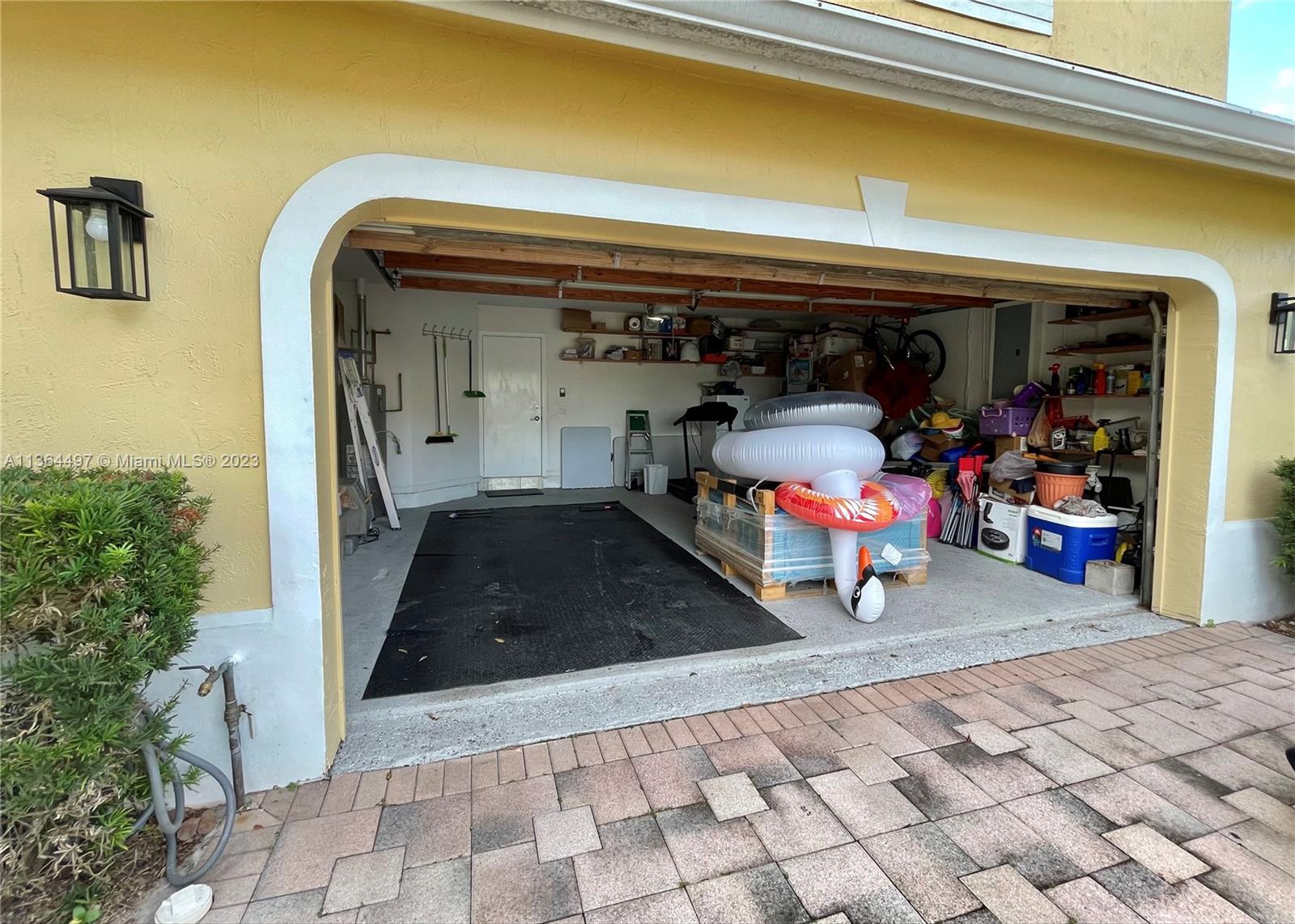 15542 Southwest 148th Terrace Miami, FL 33196 - Photo 4 of 38