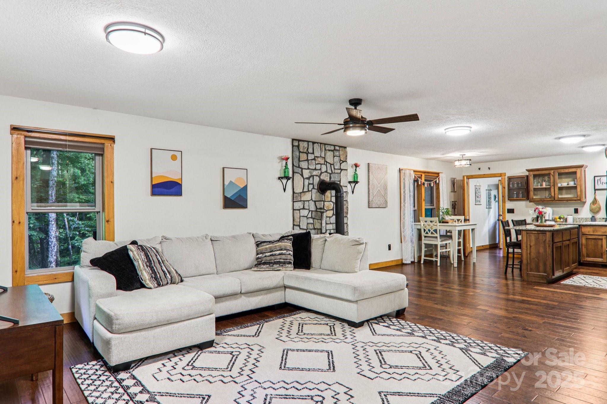 2171 Black Rock Road Cherokee, NC 28719 - Photo 5 of 36 a living room with furniture