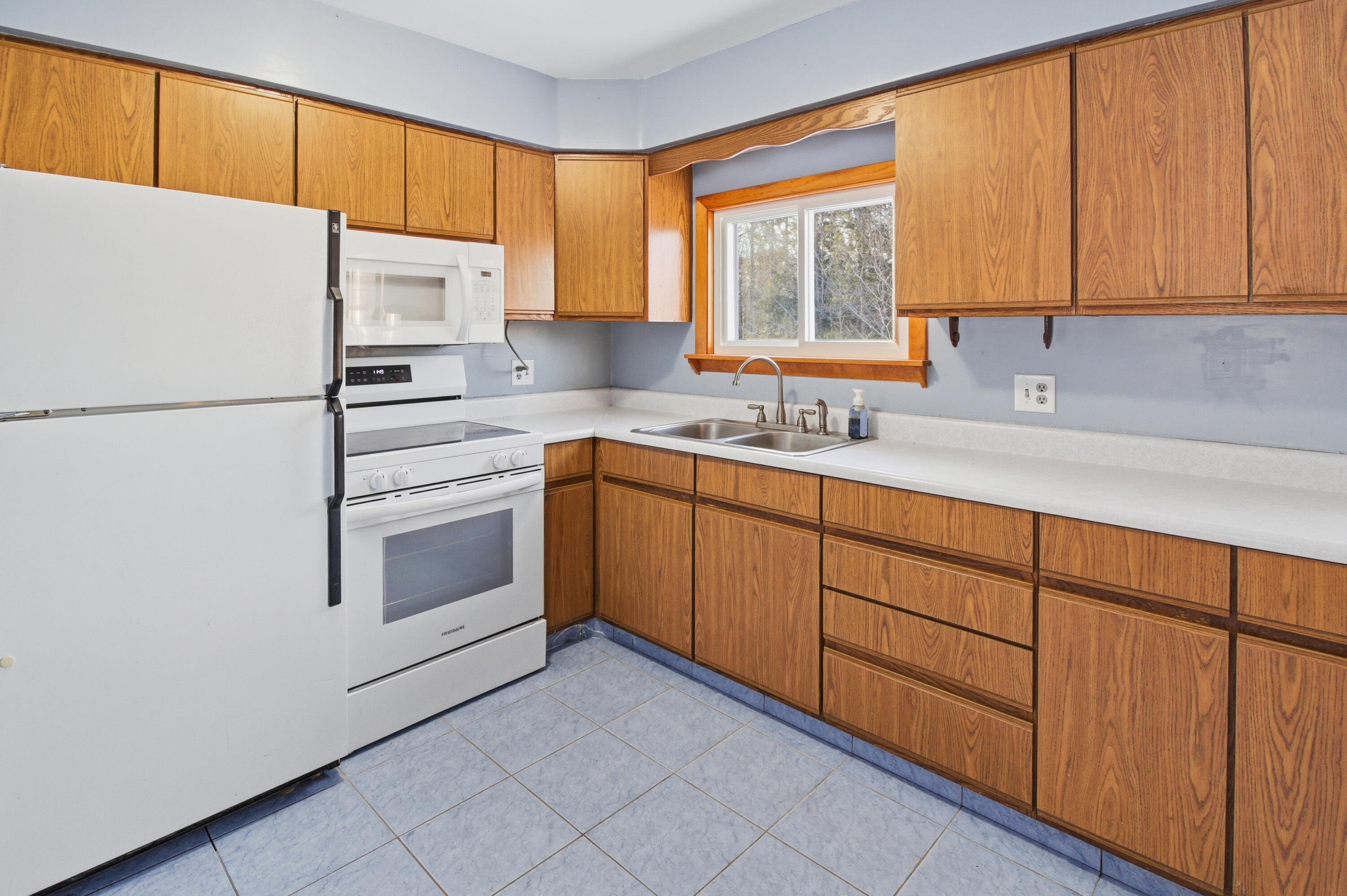 137 Littlefield Road Sabattus, ME 04280 - Photo 5 of 30 137 Littlefield Sabattus-5