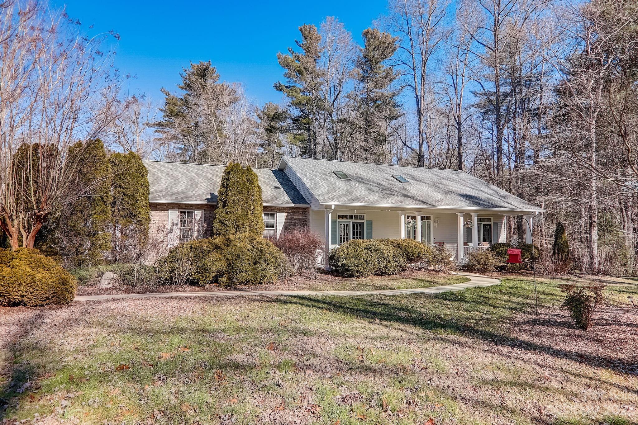 1603 Howard Gap Loop Road Flat Rock, NC 28731 - Photo 4 of 44 Gallery Image 4