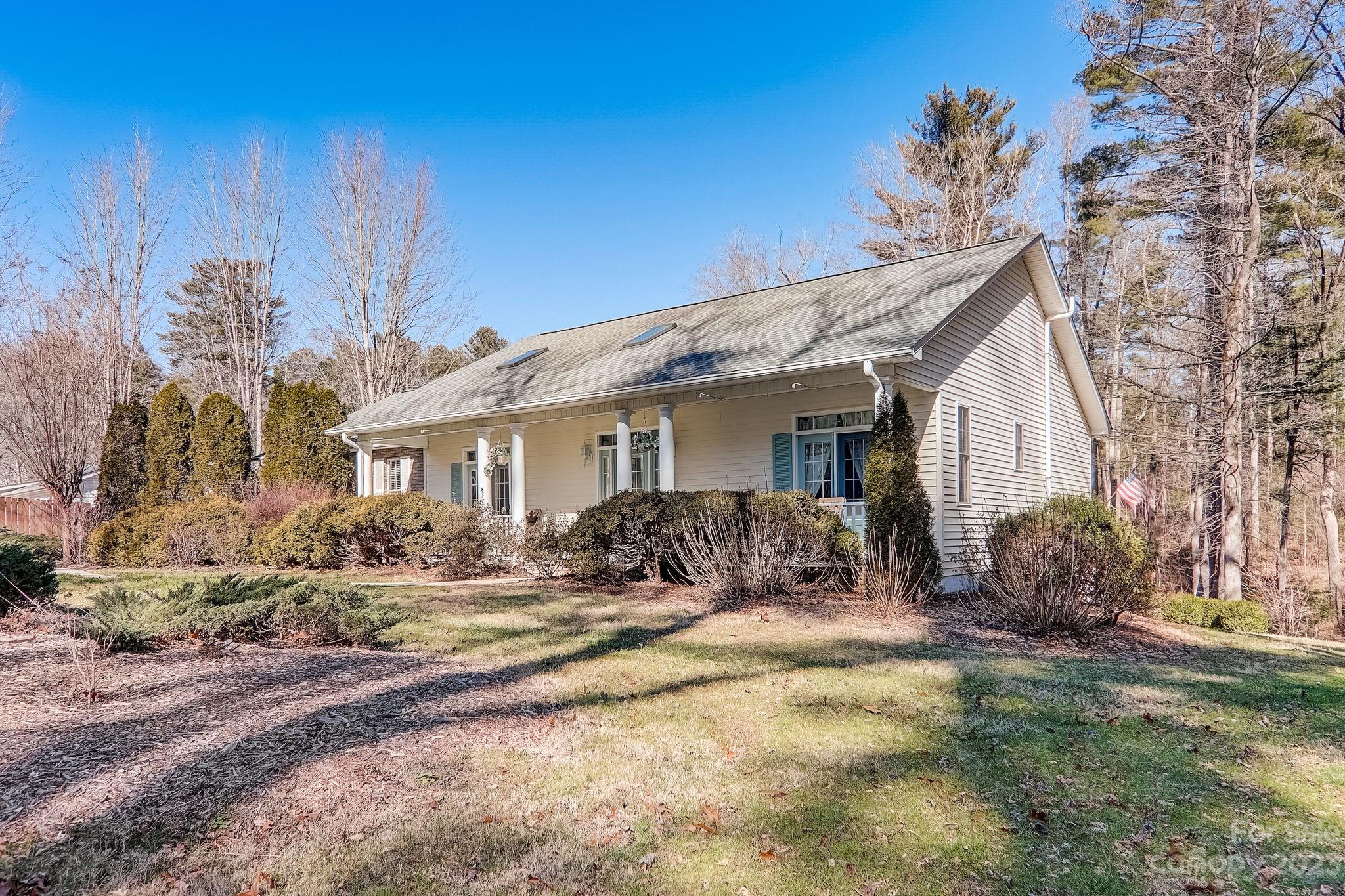 1603 Howard Gap Loop Road Flat Rock, NC 28731 - Photo 5 of 44 Gallery Image 5