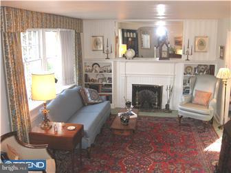 744 Brooke Road Glenside, PA 19038 - Photo 2 of 10 Living Room