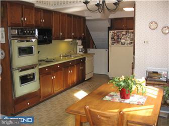 744 Brooke Road Glenside, PA 19038 - Photo 4 of 10 Kitchen