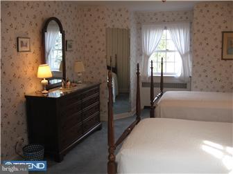 744 Brooke Road Glenside, PA 19038 - Photo 6 of 10 Bedroom - Main