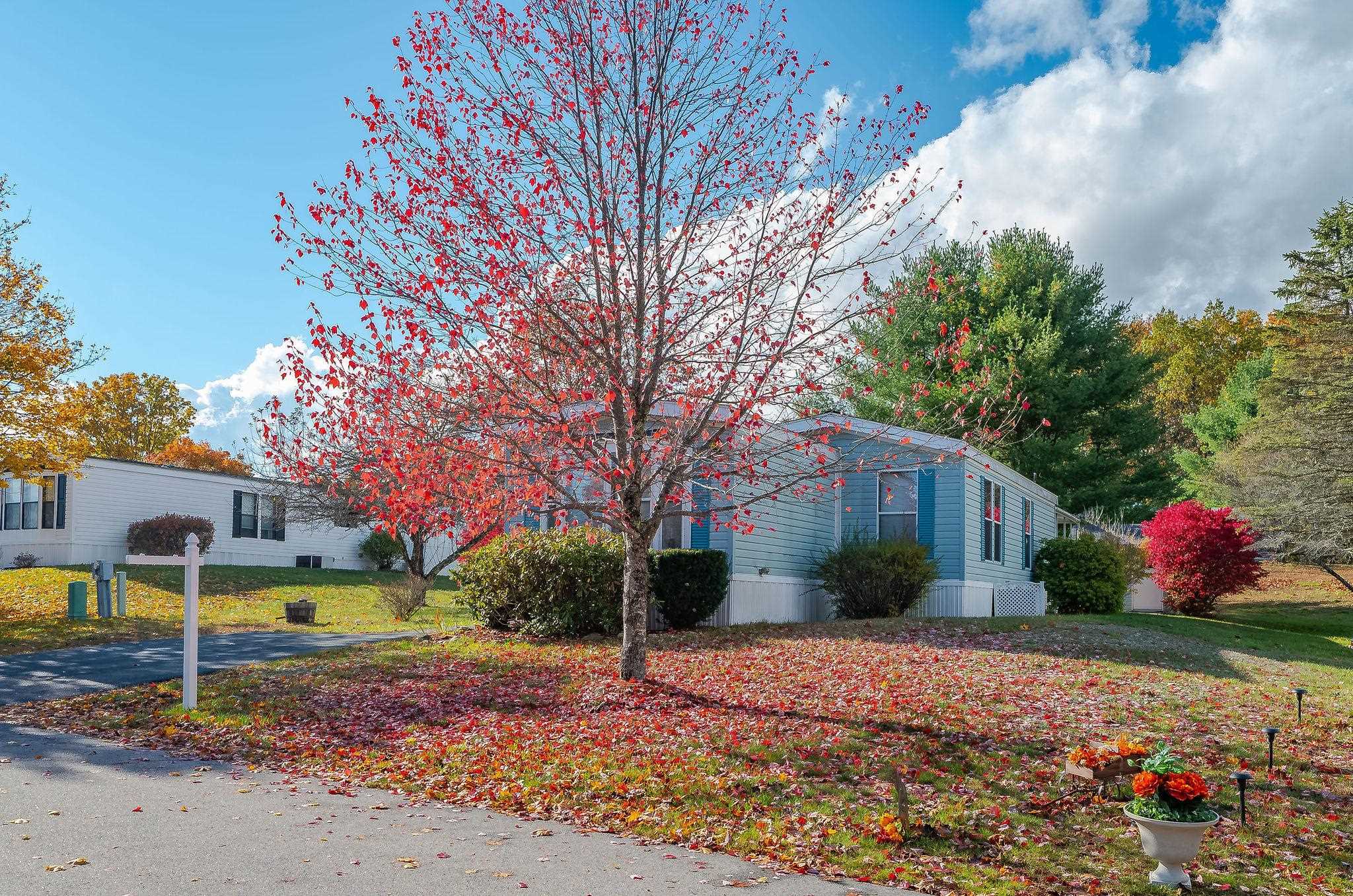 22 Cherokee Way Rochester, NH 03867 - Photo 3 of 36