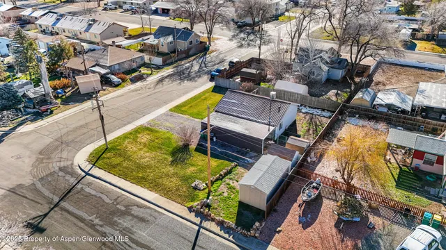a view of an outdoor space