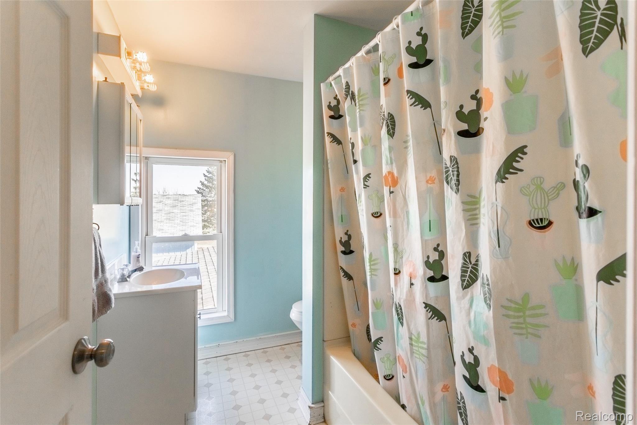 7400 South Custer Road Monroe, MI 48161 - Photo 18 of 26 S Custer-17.jpg