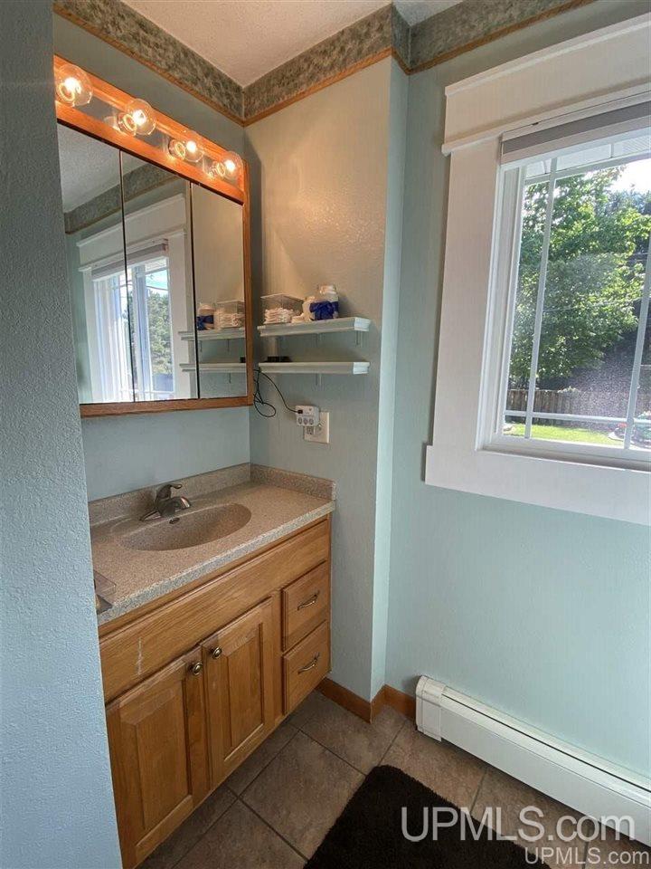 1116 South Lincoln Road Escanaba, MI 49829 - Photo 11 of 29 Gallery Image 11