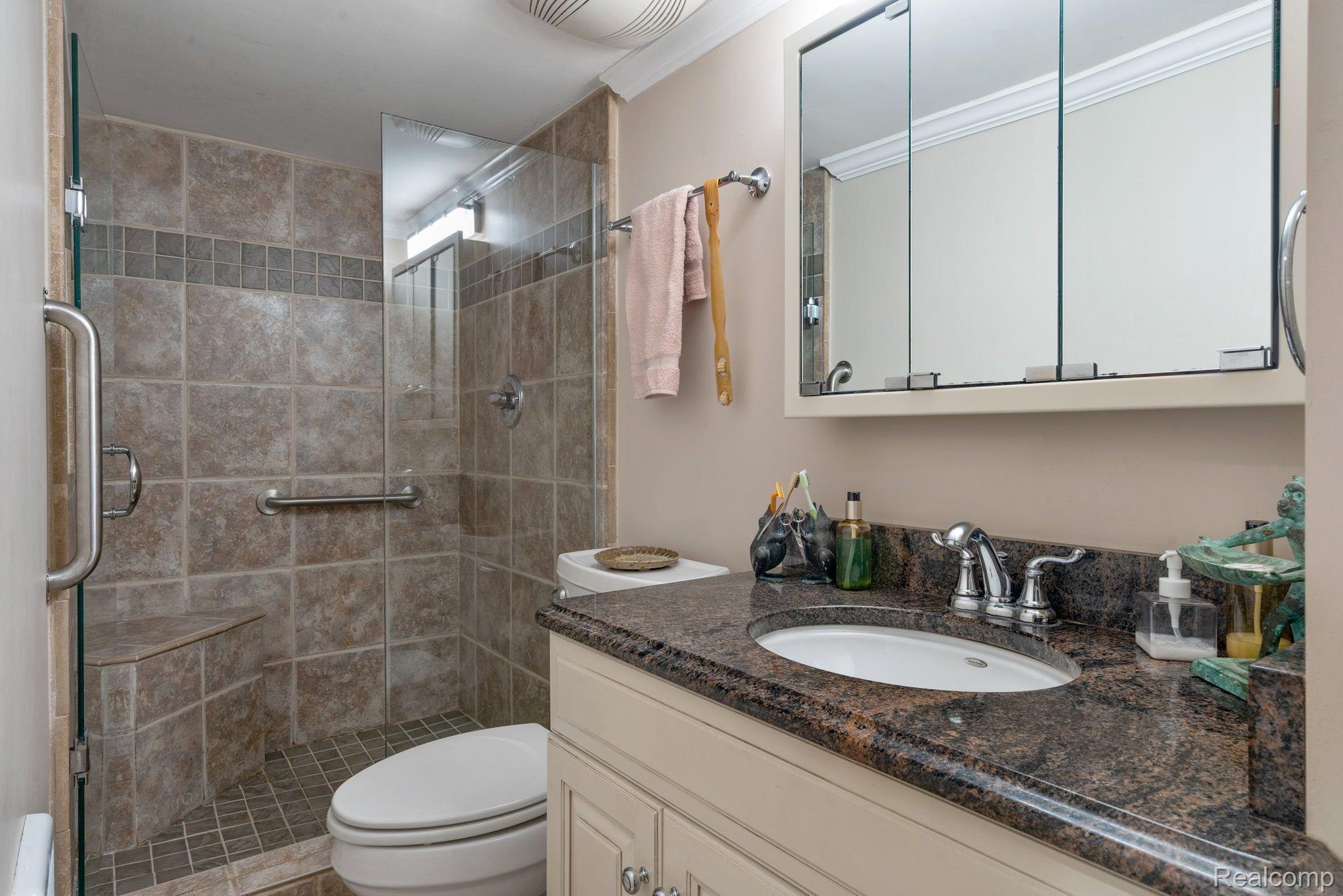 18 Sylvan Avenue Pleasant Ridge, MI 48069 - Photo 40 of 56 Basement full bath