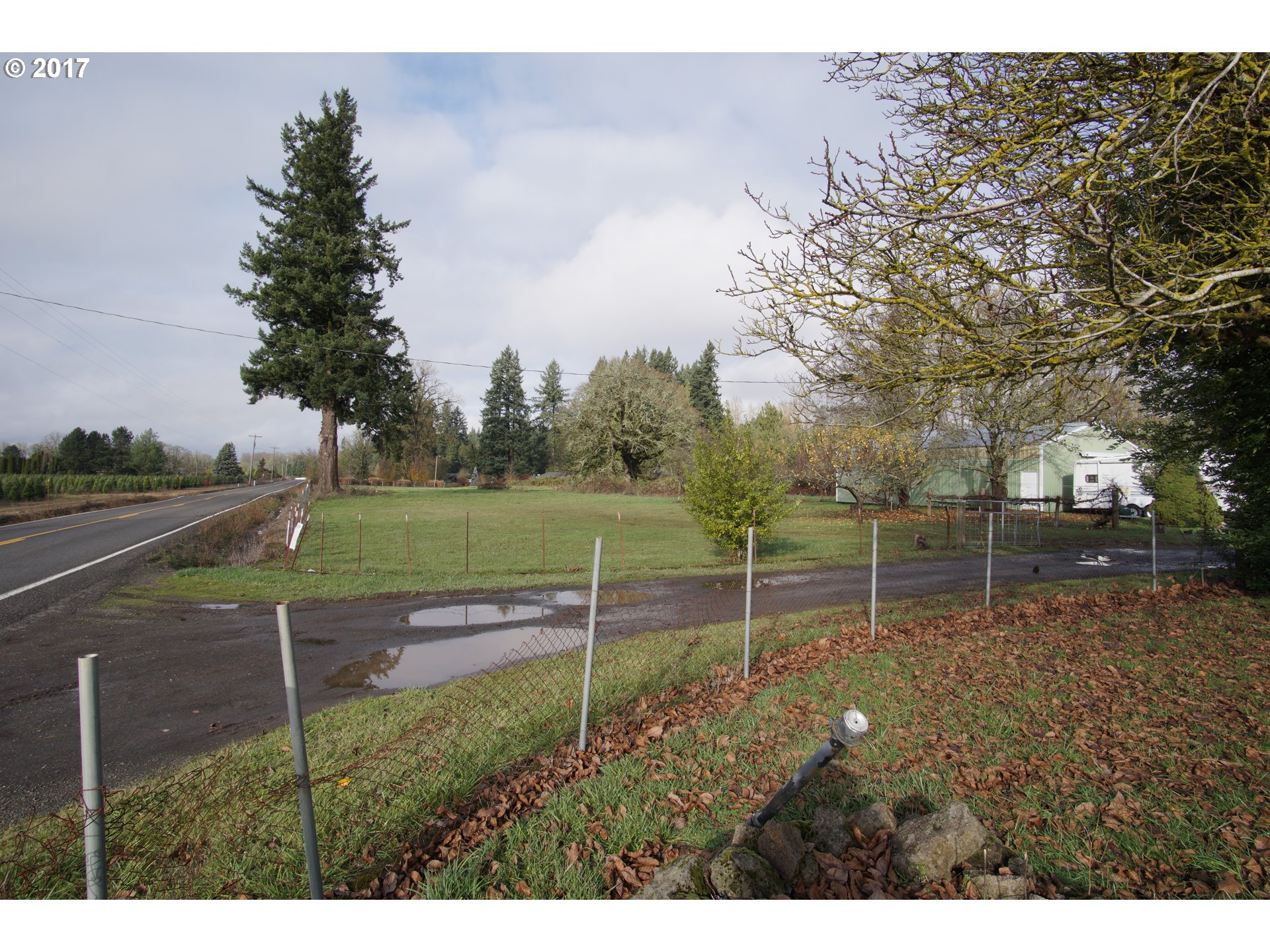 13311 South Macksburg Road Canby, OR 97013 - Photo 2 of 21 a view of a backyard