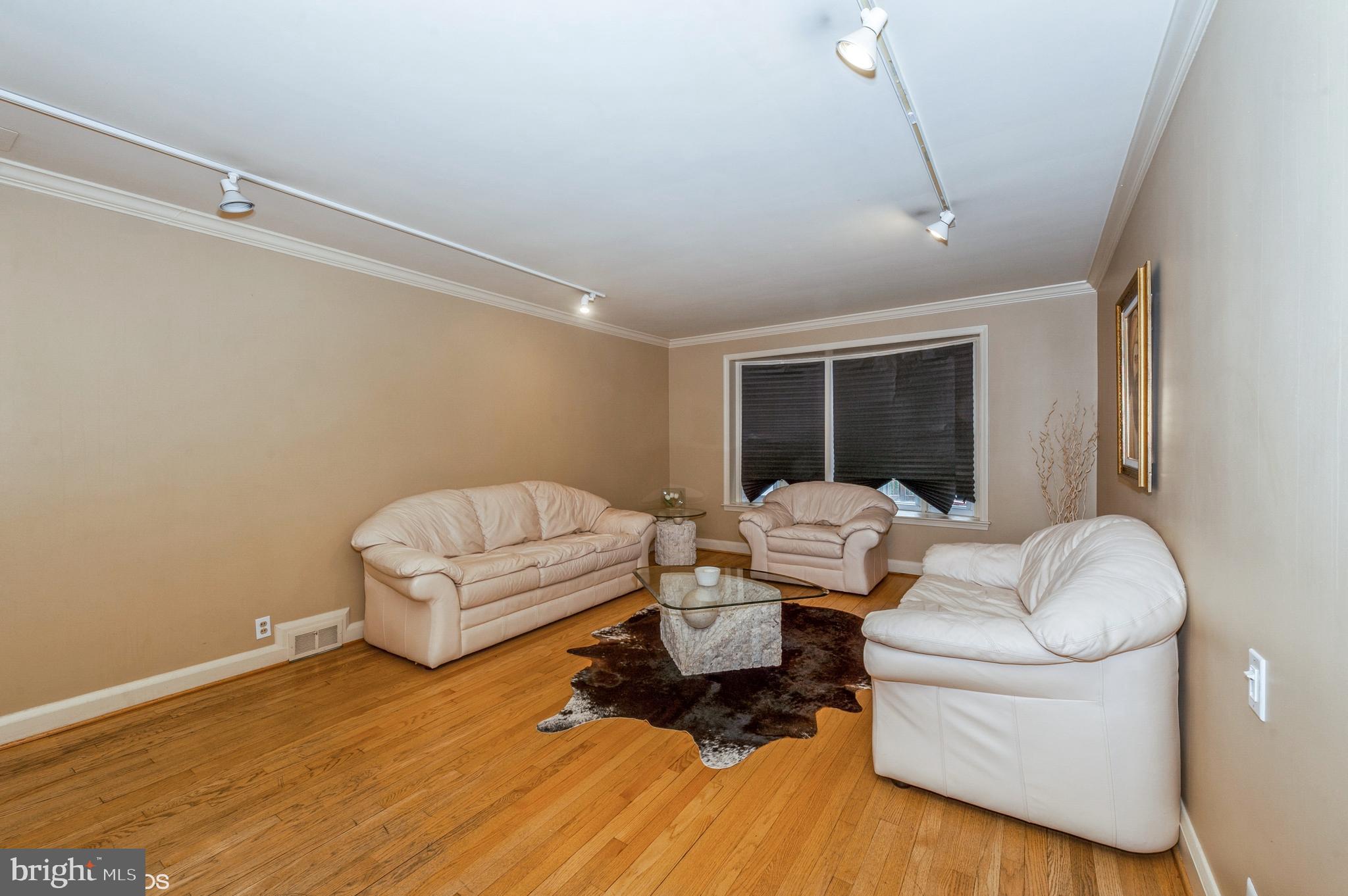 3221 Northbrook Road Baltimore, MD 21208 - Photo 5 of 37