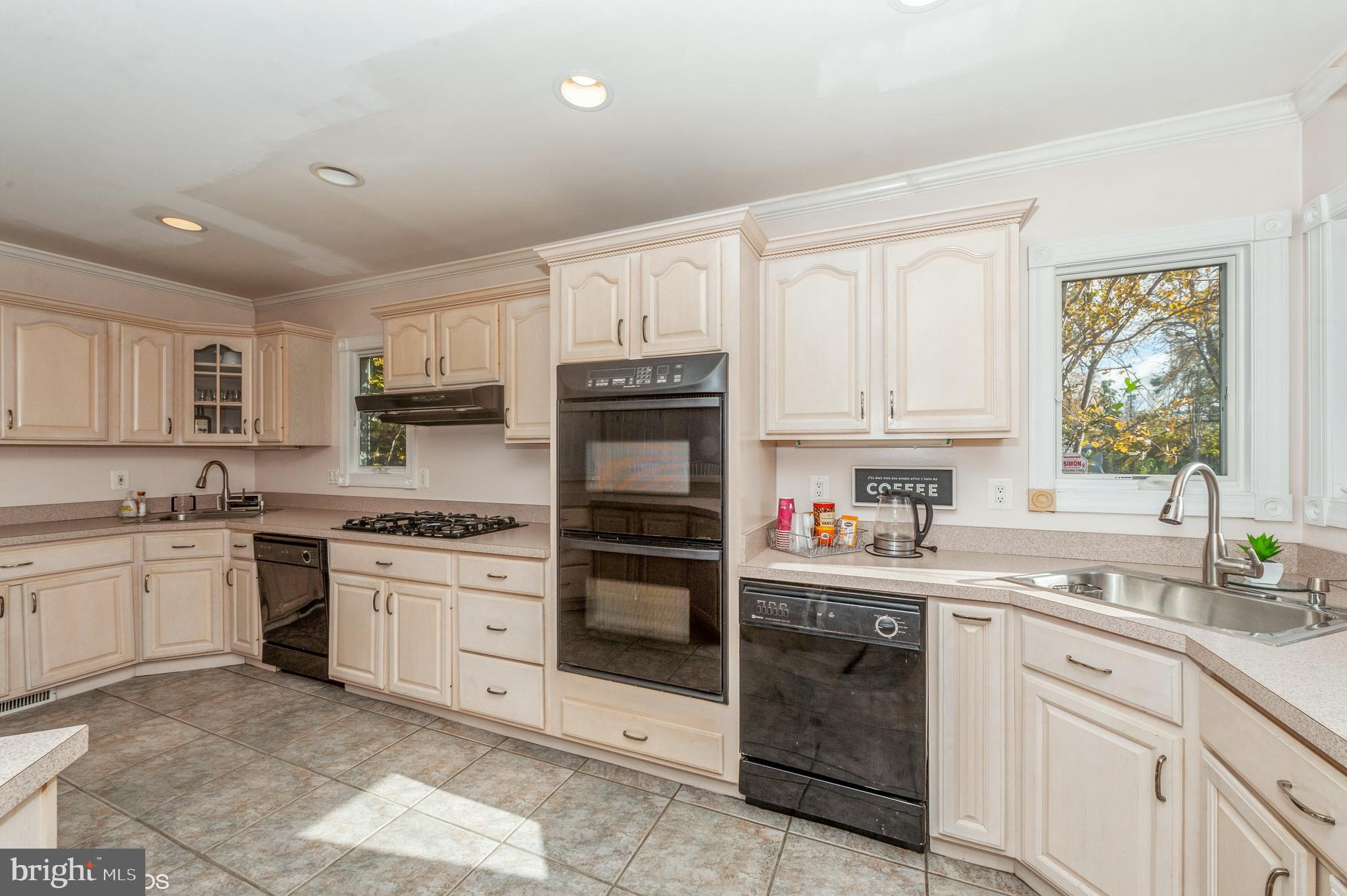 3221 Northbrook Road Baltimore, MD 21208 - Photo 9 of 37