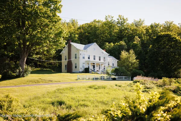 $1,995,000 | 132 Decker Rd Pine Plains, Ancram, NY 12502