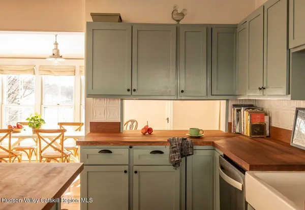 $1,995,000 | 132 Decker Rd Pine Plains, Ancram, NY 12502