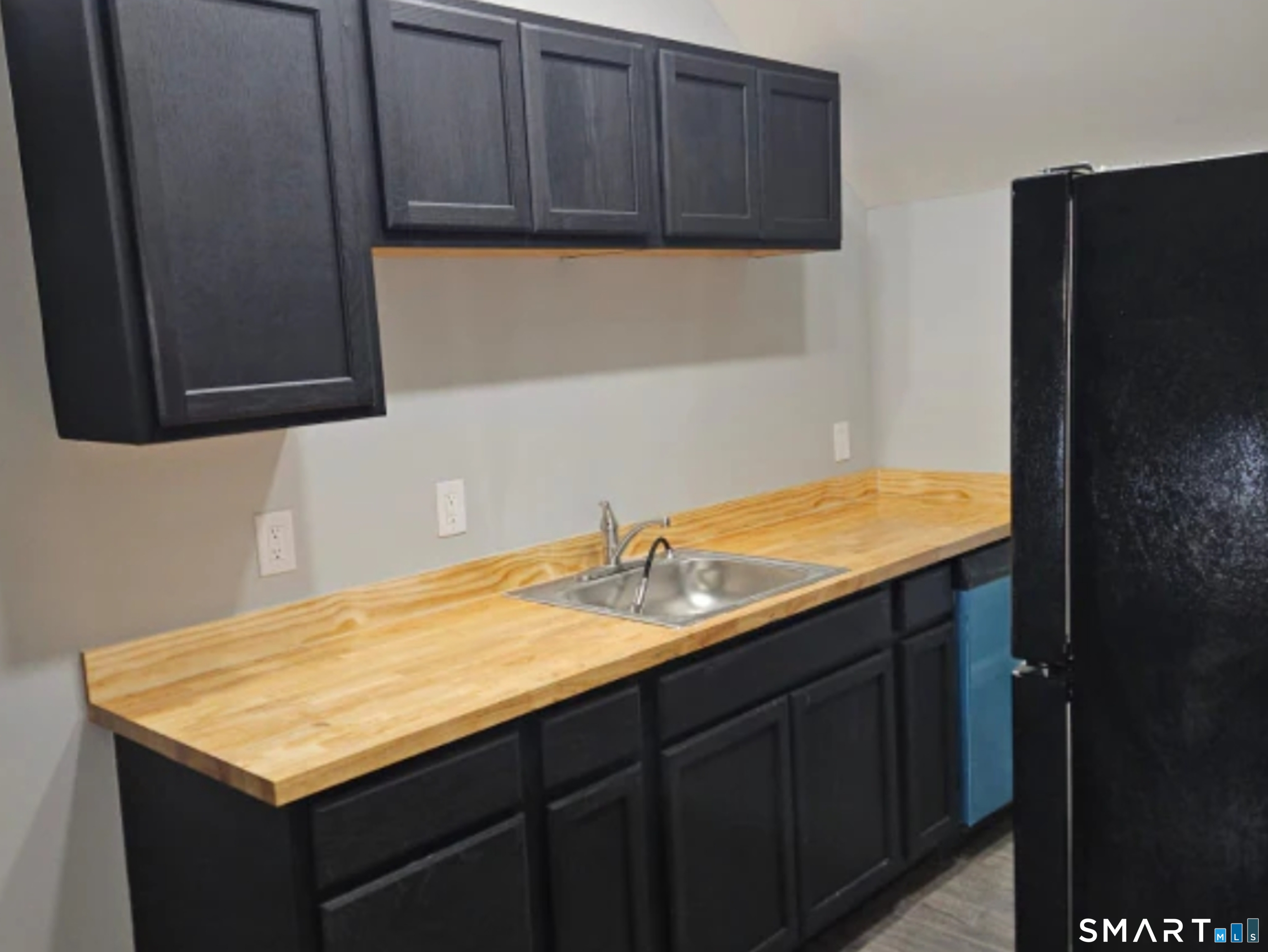158 Cliff Street Norwich, CT 06360 - Photo 5 of 14
