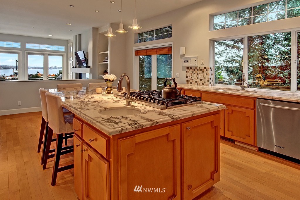 3317 Evergreen Point Road Medina, WA 98039 - Photo 7 of 21