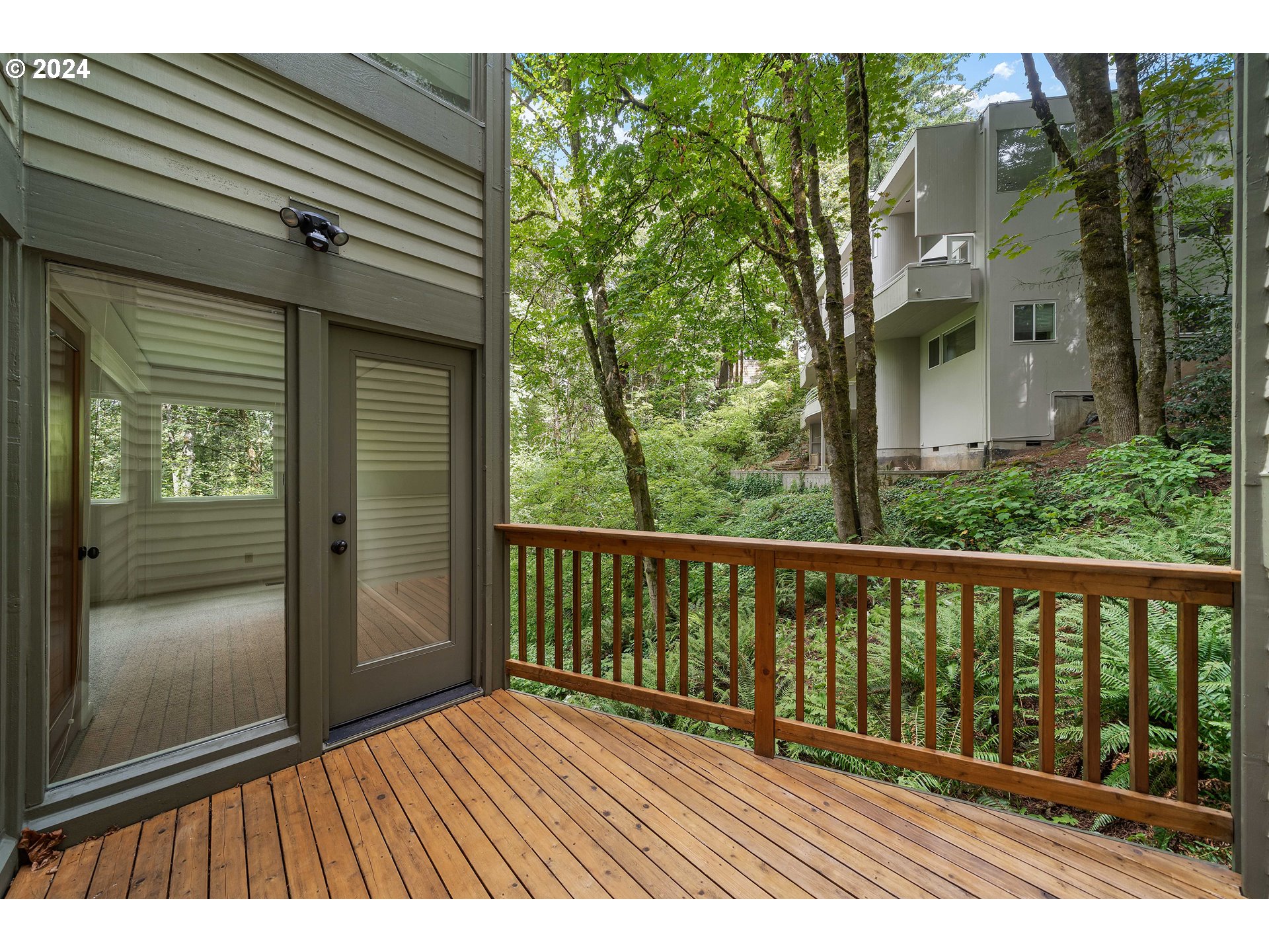 4481 Southwest Fairview Circus Portland, OR 97221 - Photo 29 of 40 Deck