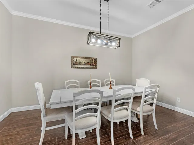 $329,000 | 10 North Forrest Avenue, La Porte, TX 77571