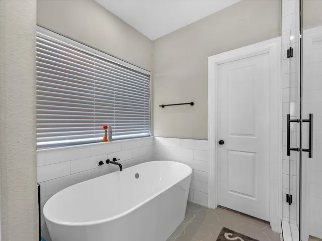 $329,000 | 10 North Forrest Avenue, La Porte, TX 77571