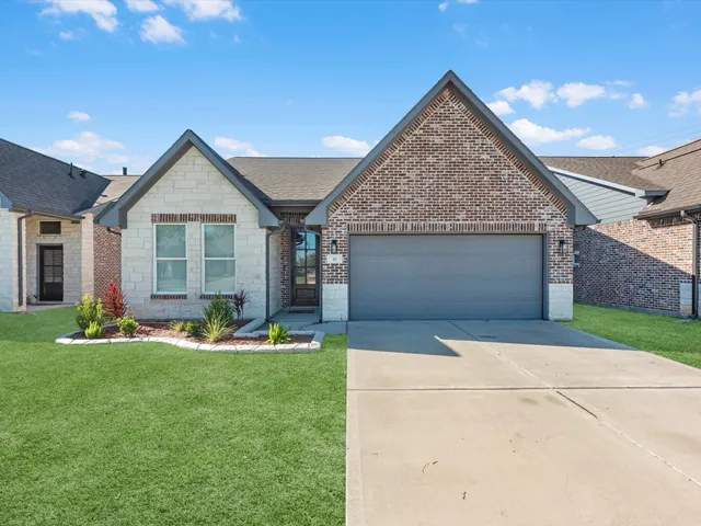 $329,000 | 10 North Forrest Avenue, La Porte, TX 77571