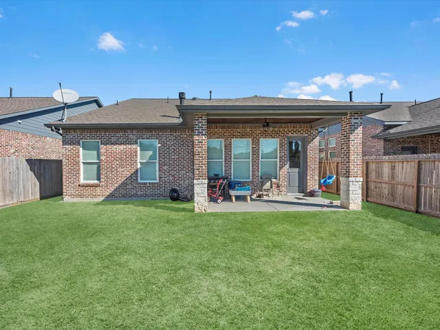 $329,000 | 10 North Forrest Avenue, La Porte, TX 77571