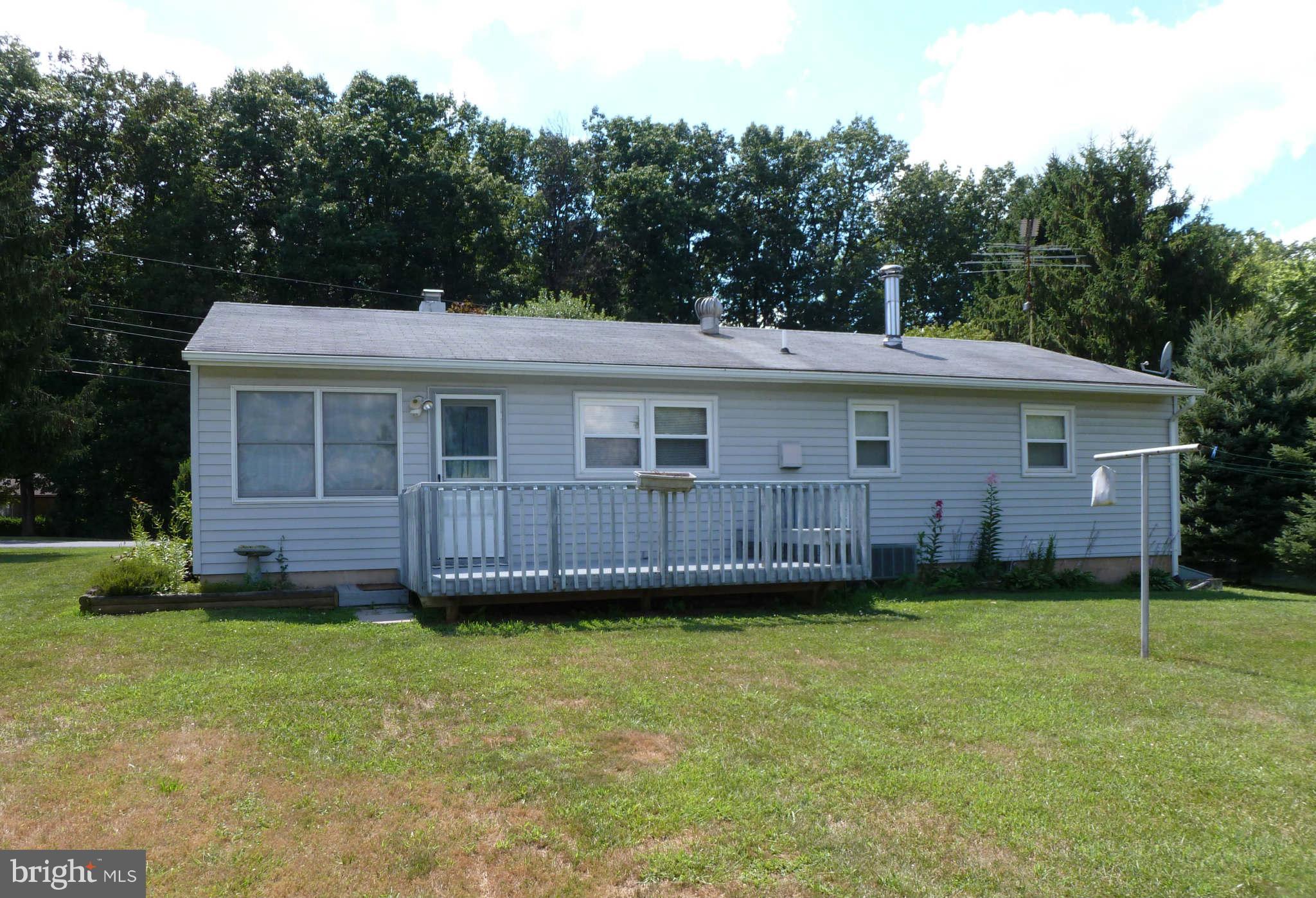 8643 Chestnut Grove Road Frederick, MD 21701 - Photo 2 of 27 Great deck and back yard