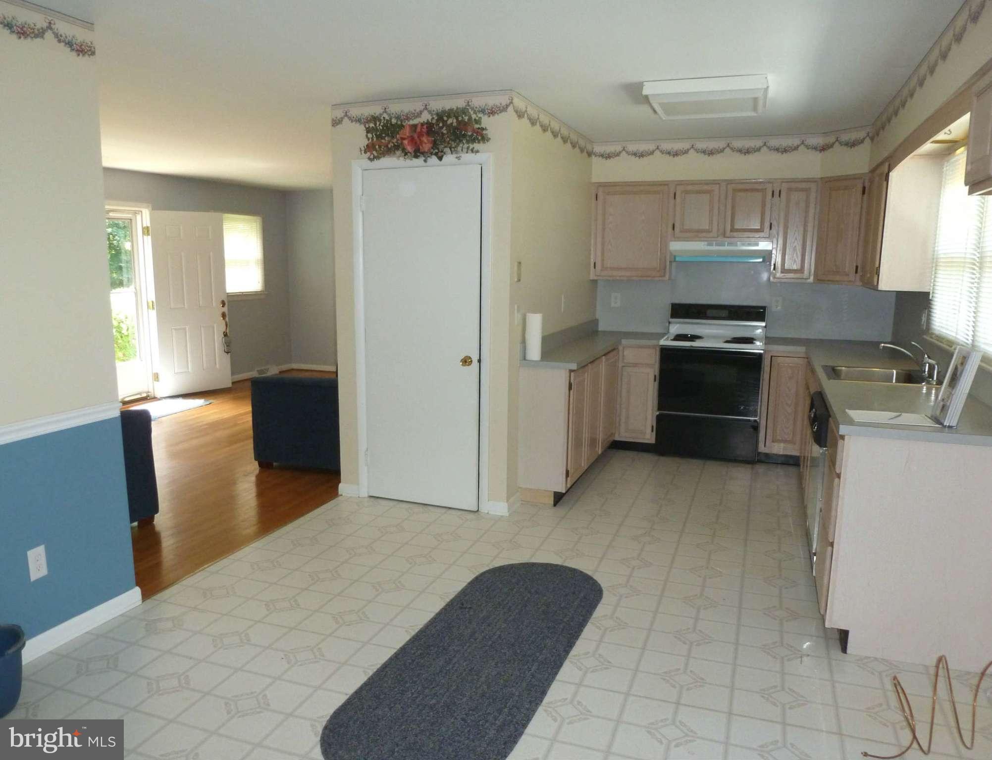 8643 Chestnut Grove Road Frederick, MD 21701 - Photo 8 of 27 Wide opening connects LR to kitchen and DR