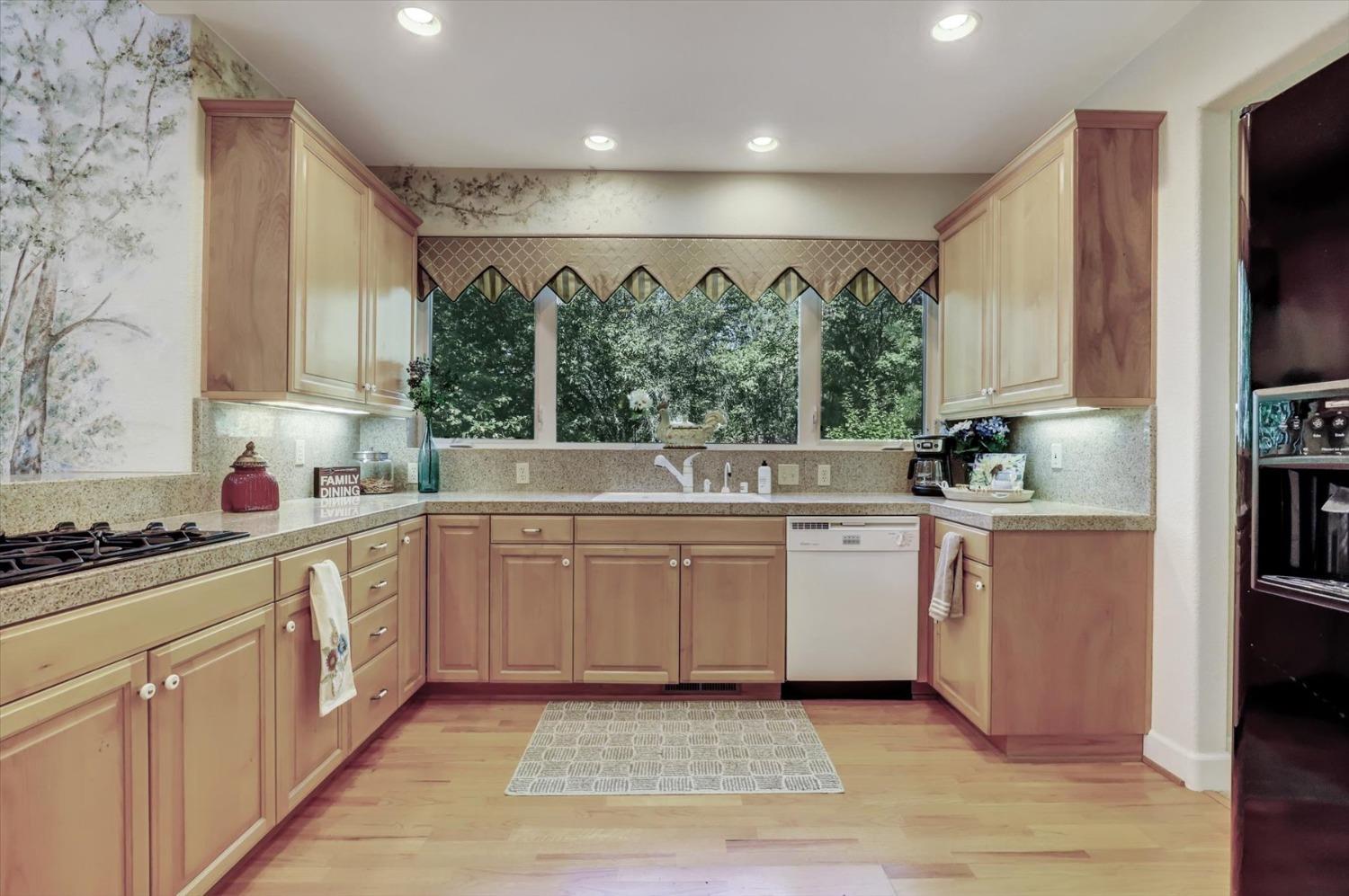 11722 Logans Run Court Grass Valley, CA 95945 - Photo 12 of 99