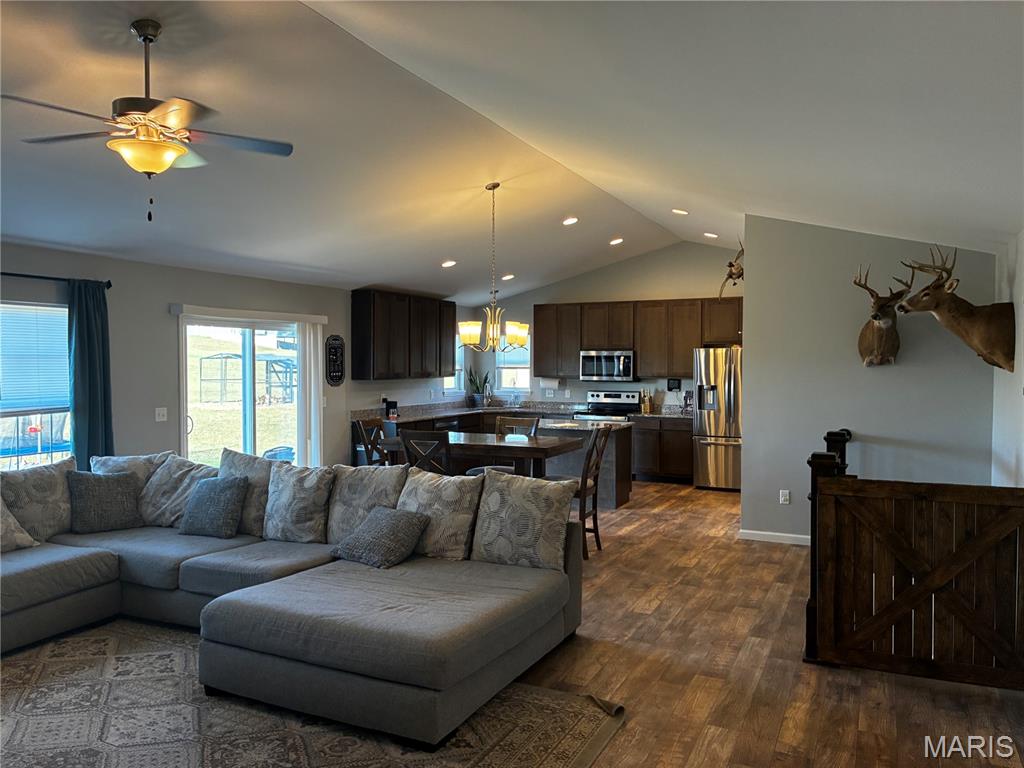 135 White Wildlife Road Silex, MO 63377 - Photo 8 of 39 Gallery Image 8