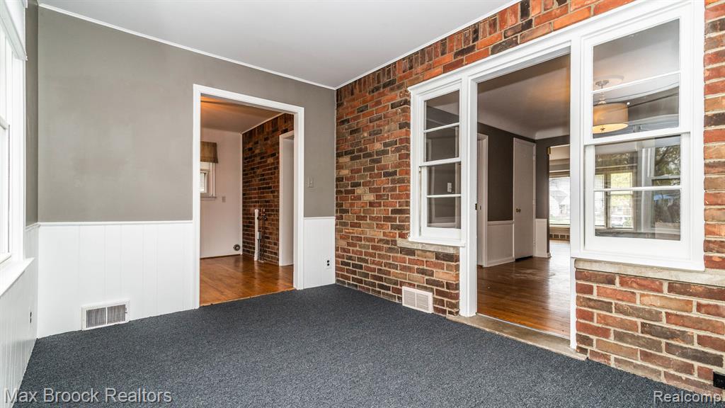2602 Trafford Road Royal Oak, MI 48073 - Photo 10 of 26