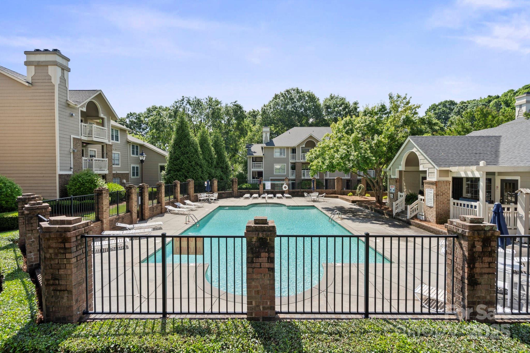 5011 Sharon Road, Unit Q Charlotte, NC 28210 - Photo 18 of 19 Gallery Image 18