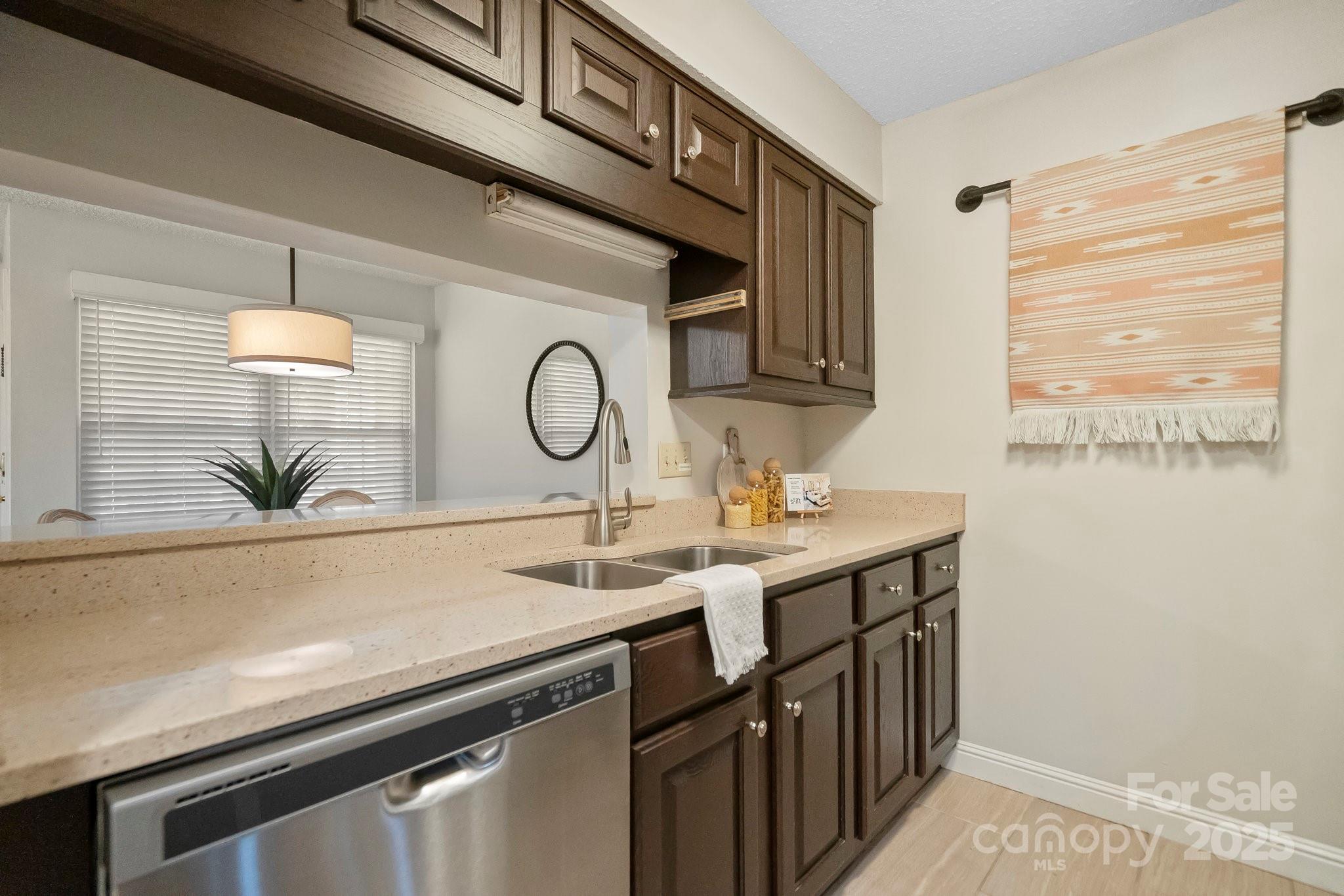 5011 Sharon Road, Unit Q Charlotte, NC 28210 - Photo 9 of 19 Gallery Image 9