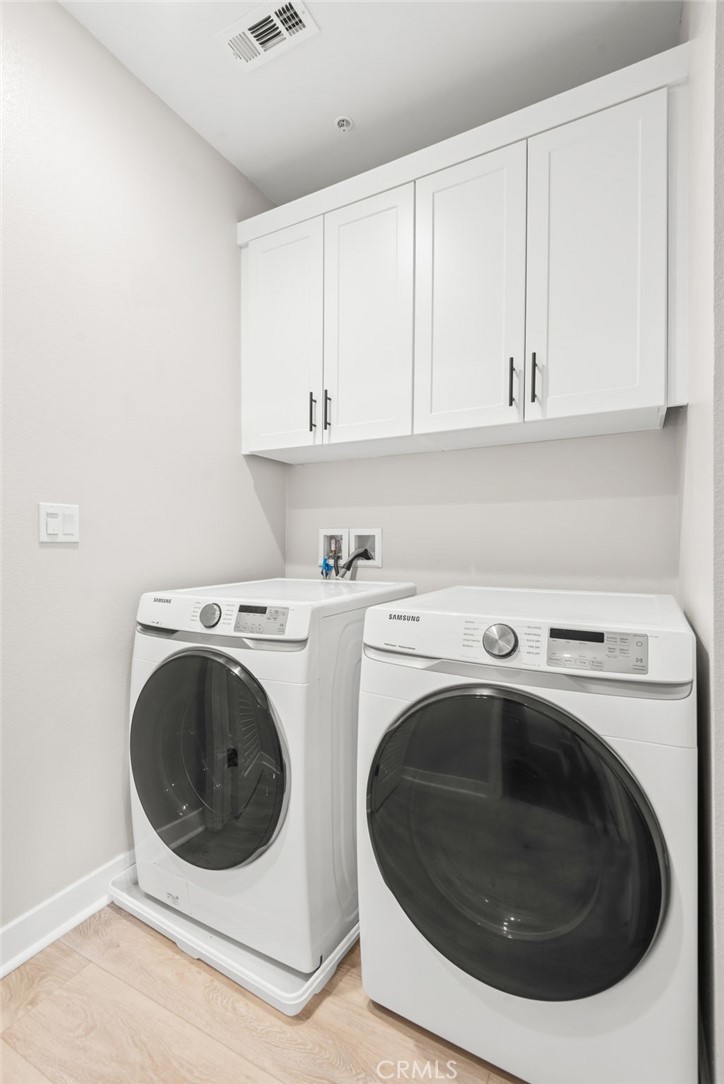 2183 Bluewing Walk Gardena, CA 90249 - Photo 28 of 52 Laundry room