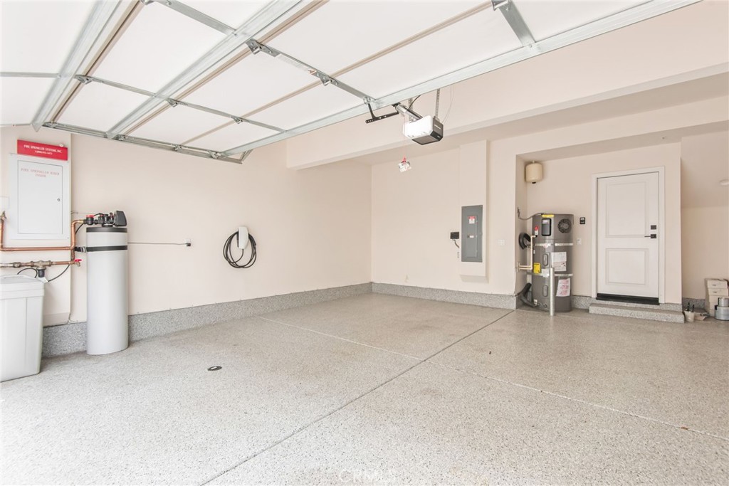 2183 Bluewing Walk Gardena, CA 90249 - Photo 35 of 52 Garage