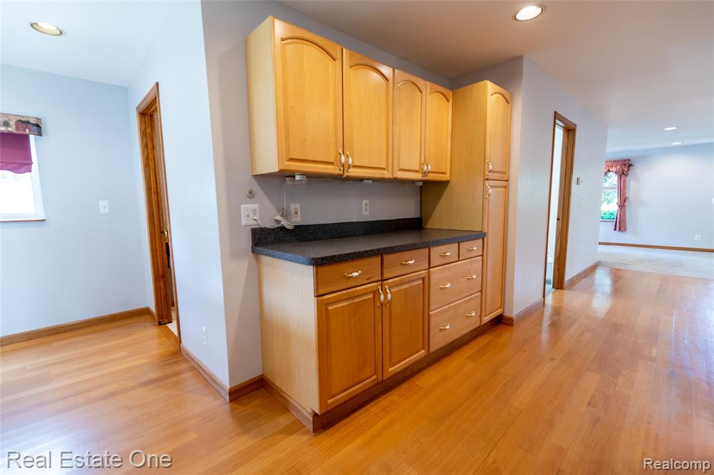 3180 Eastwood Drive Rochester, MI 48309 - Photo 11 of 45
