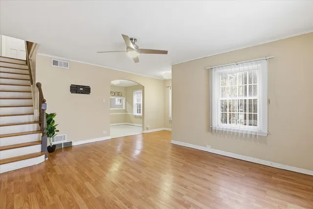 $2,300 | 6415 Drake Avenue, Unit 6415, Lincolnwood, IL 60712