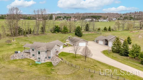 $850,000 | N2069 Stone Cliff Drive, Vulcan, MI 49892