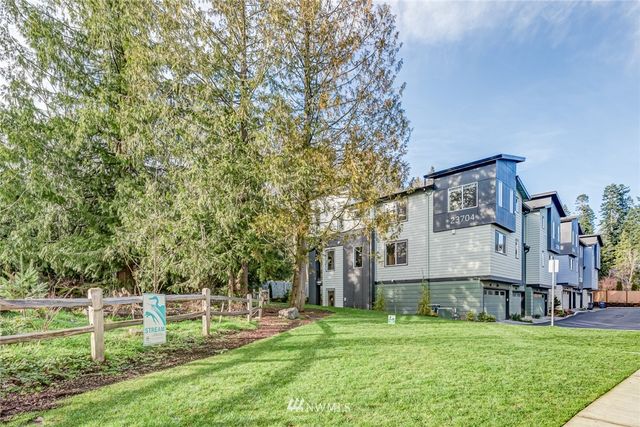 $840,000 | 23704 5th Avenue Southeast, Unit A, Bothell, WA 98021